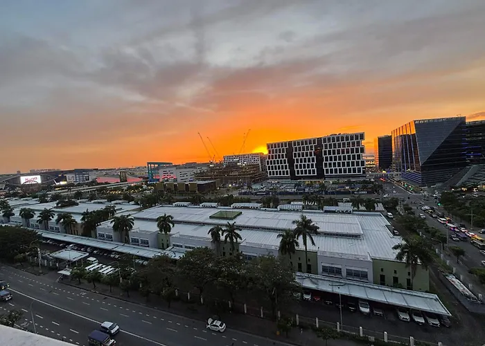 Stunning Sunset & Fireworks View - Shore Residences - Near - Moa Balcony - Pool - Netflix Apartahotel Manila