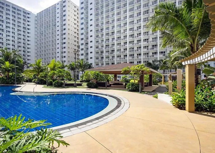 Stunning Sunset & Fireworks View - Shore Residences - Near - Moa Balcony - Pool - Netflix 4* Manila