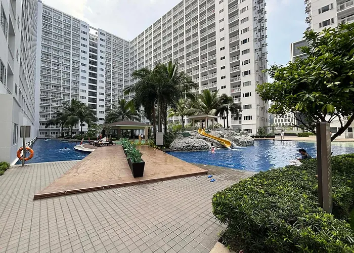 Stunning Sunset & Fireworks View - Shore Residences - Near - Moa Balcony - Pool - Netflix Apartahotel 4*